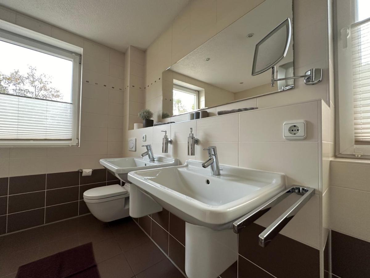 Stadtvilla In Leipzig 7 Personen 3 Schlafzimmer 2 Baeder Garten Und Terrasse Zentral Gelegen Messe Innenstadt Seen Exteriör bild