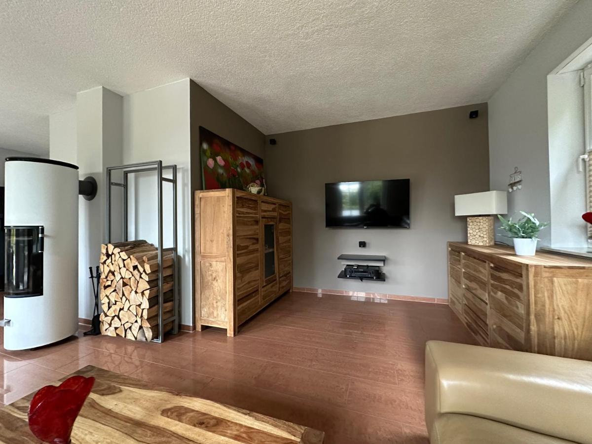 Stadtvilla In Leipzig 7 Personen 3 Schlafzimmer 2 Baeder Garten Und Terrasse Zentral Gelegen Messe Innenstadt Seen Exteriör bild
