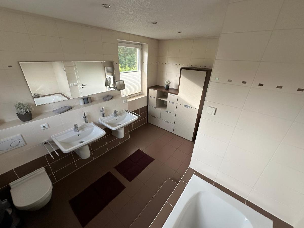Stadtvilla In Leipzig 7 Personen 3 Schlafzimmer 2 Baeder Garten Und Terrasse Zentral Gelegen Messe Innenstadt Seen Exteriör bild
