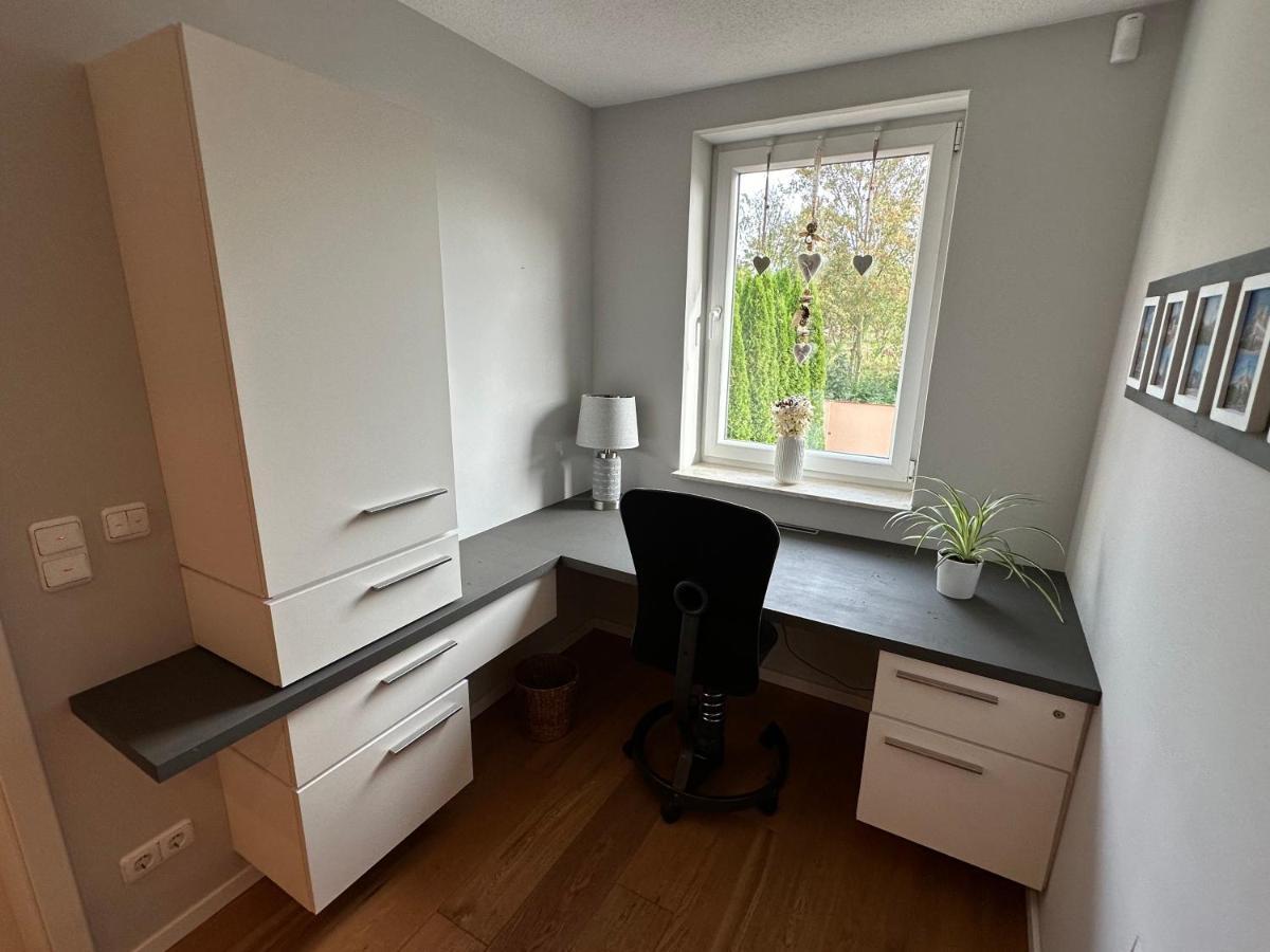 Stadtvilla In Leipzig 7 Personen 3 Schlafzimmer 2 Baeder Garten Und Terrasse Zentral Gelegen Messe Innenstadt Seen Exteriör bild