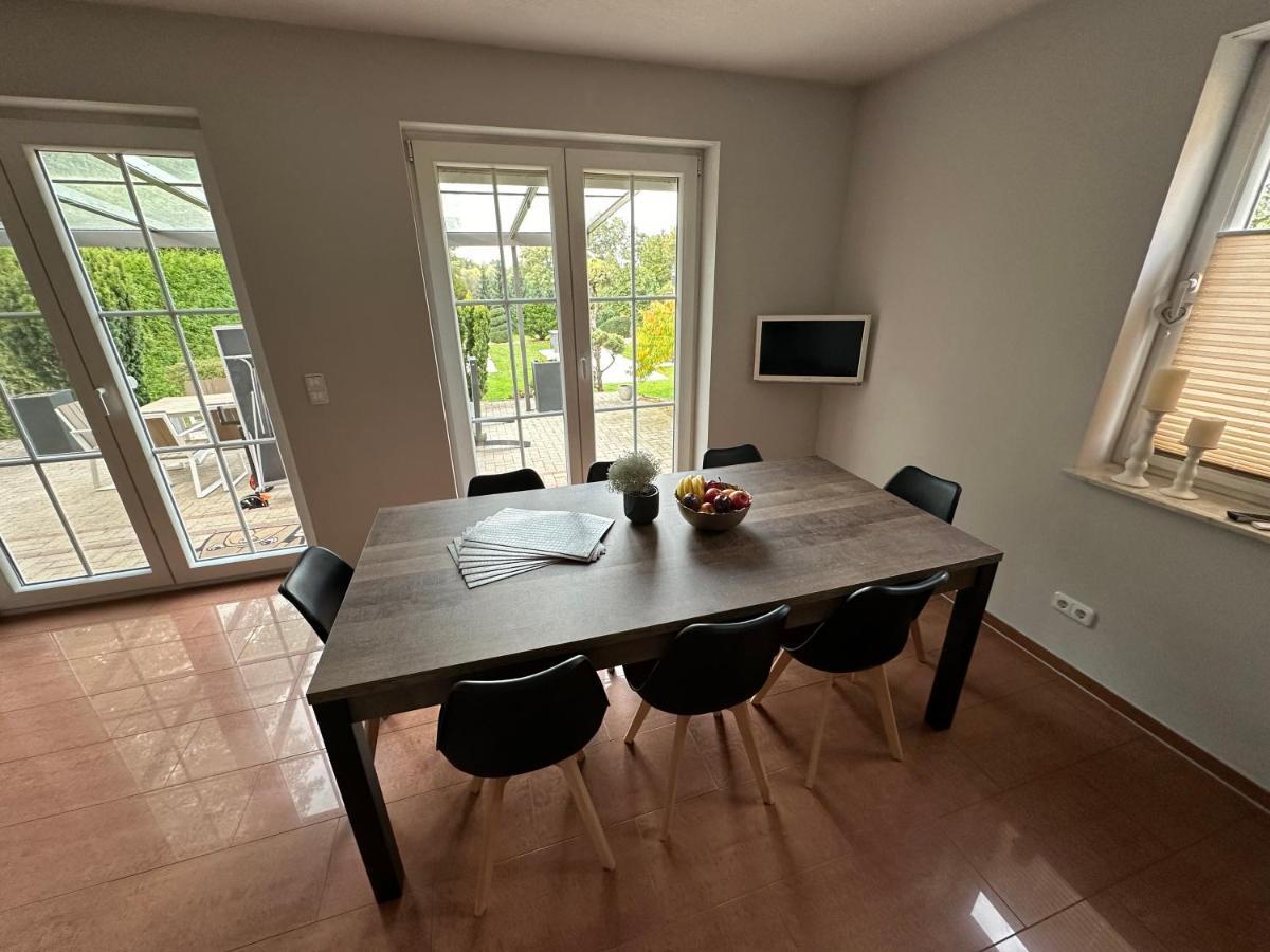 Stadtvilla In Leipzig 7 Personen 3 Schlafzimmer 2 Baeder Garten Und Terrasse Zentral Gelegen Messe Innenstadt Seen Exteriör bild
