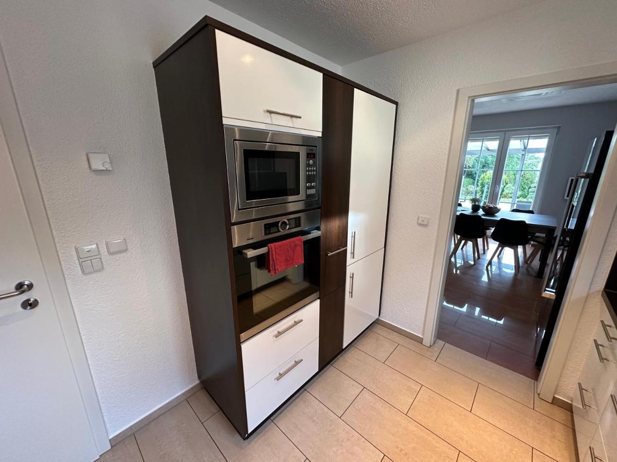 Stadtvilla In Leipzig 7 Personen 3 Schlafzimmer 2 Baeder Garten Und Terrasse Zentral Gelegen Messe Innenstadt Seen Exteriör bild
